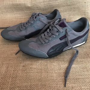 Women’s puma sneakers size 7